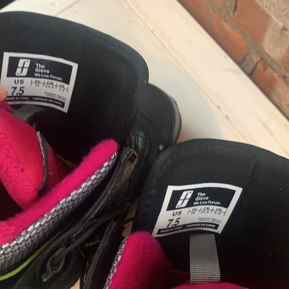 Forum - The Glove ladies snowboarding boots - Size 7.5 - Picture 9 of 9